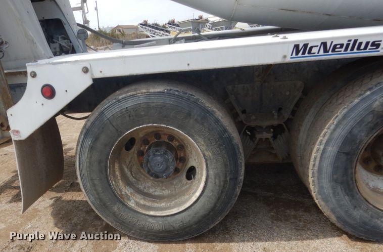 image for item HE9665 2007 Sterling LT9511  ready mix truck