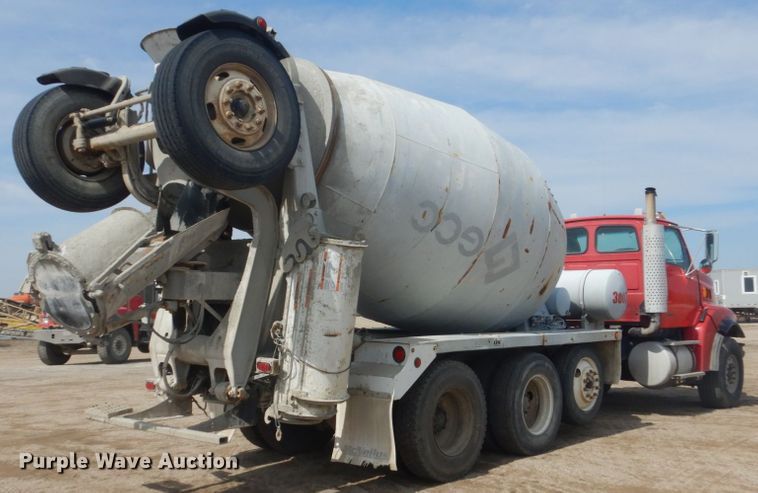 image for item HE9666 2002 Sterling LT9511  ready mix truck