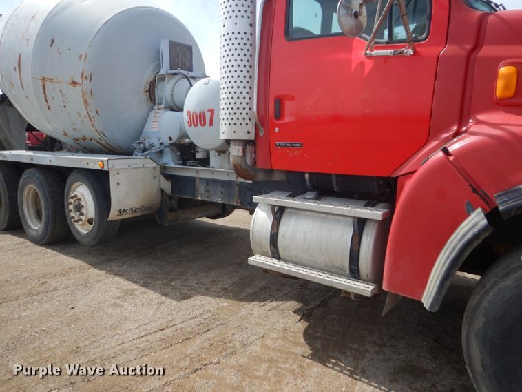 image for item HE9666 2002 Sterling LT9511  ready mix truck