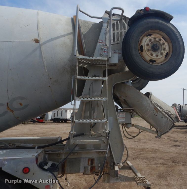 image for item HE9666 2002 Sterling LT9511  ready mix truck