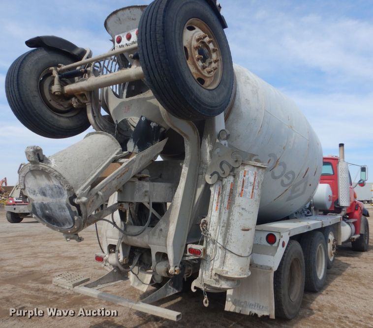 image for item HE9666 2002 Sterling LT9511  ready mix truck