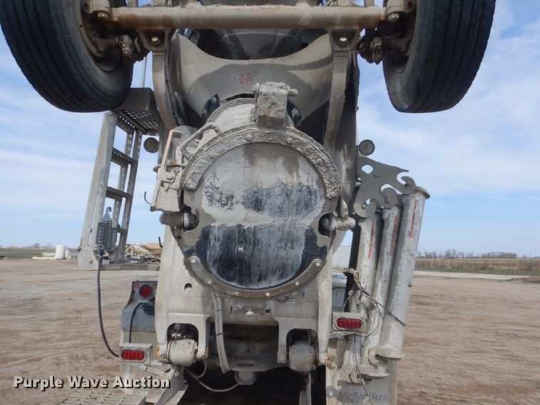 image for item HE9666 2002 Sterling LT9511  ready mix truck