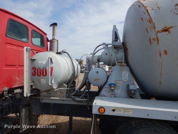 image for item HE9666 2002 Sterling LT9511  ready mix truck