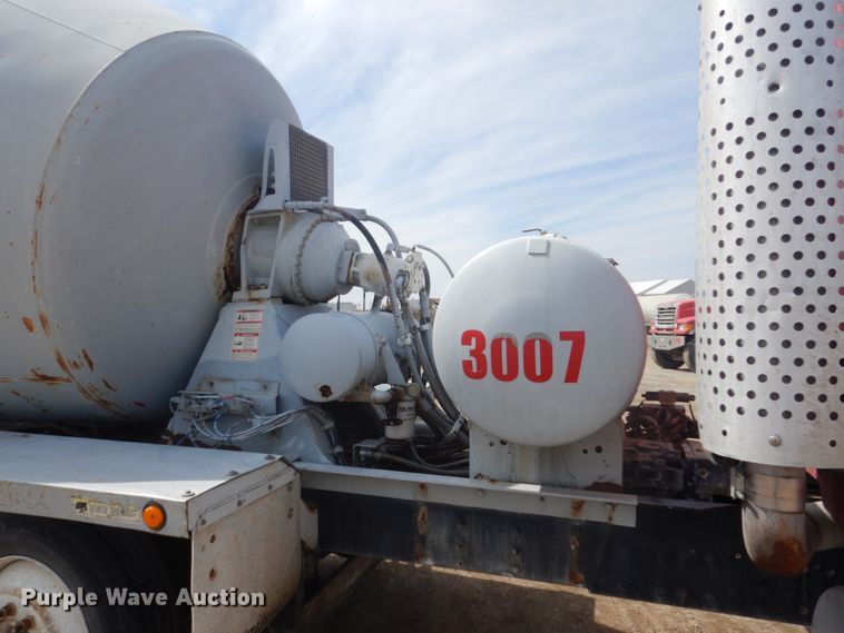 image for item HE9666 2002 Sterling LT9511  ready mix truck