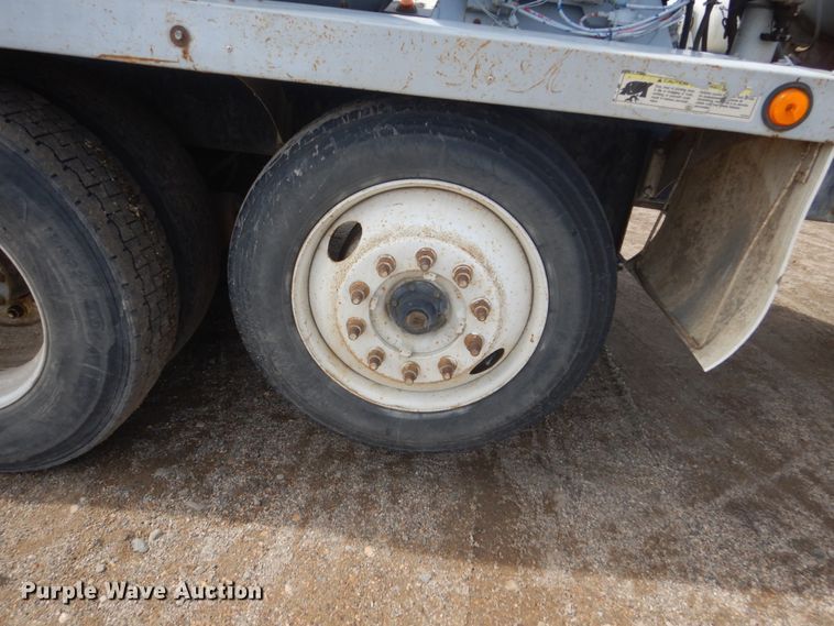 image for item HE9666 2002 Sterling LT9511  ready mix truck