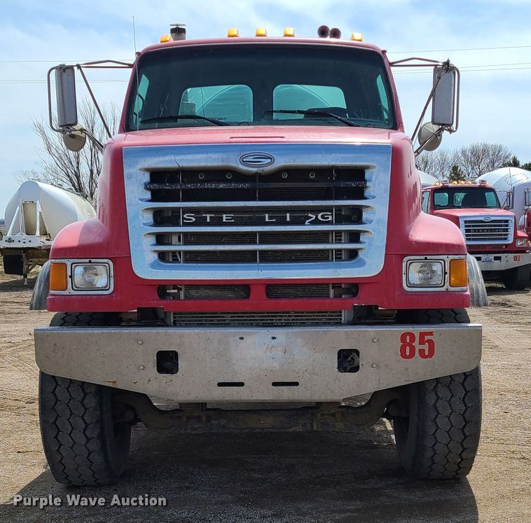 image for item HE9667 2007 Sterling LT9511  ready mix truck
