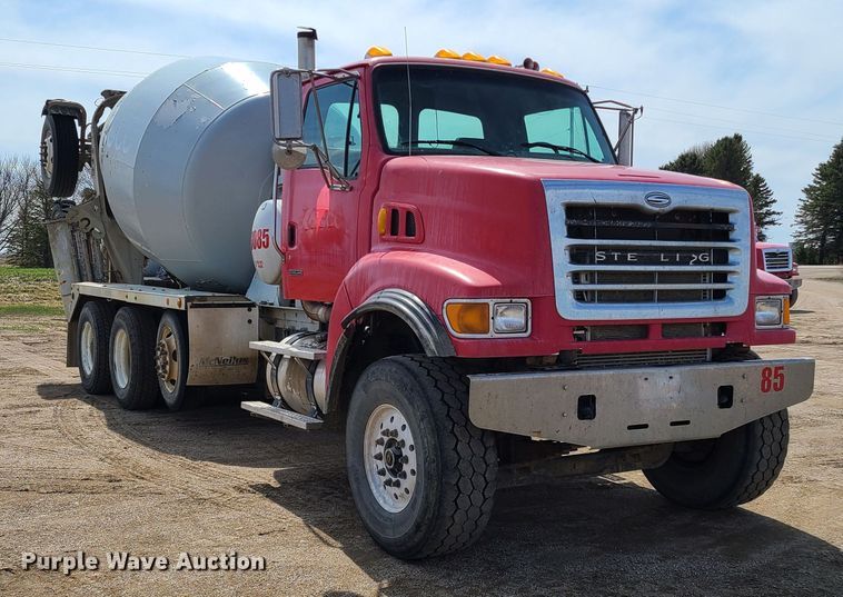 image for item HE9667 2007 Sterling LT9511  ready mix truck