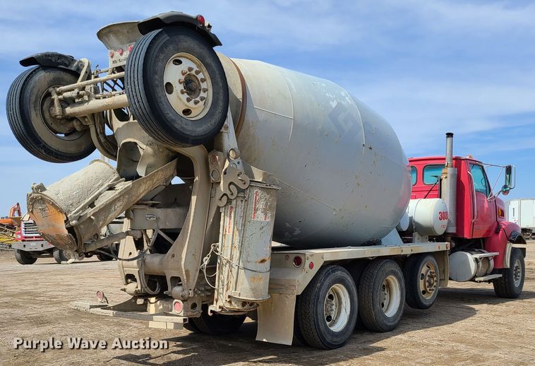 image for item HE9667 2007 Sterling LT9511  ready mix truck