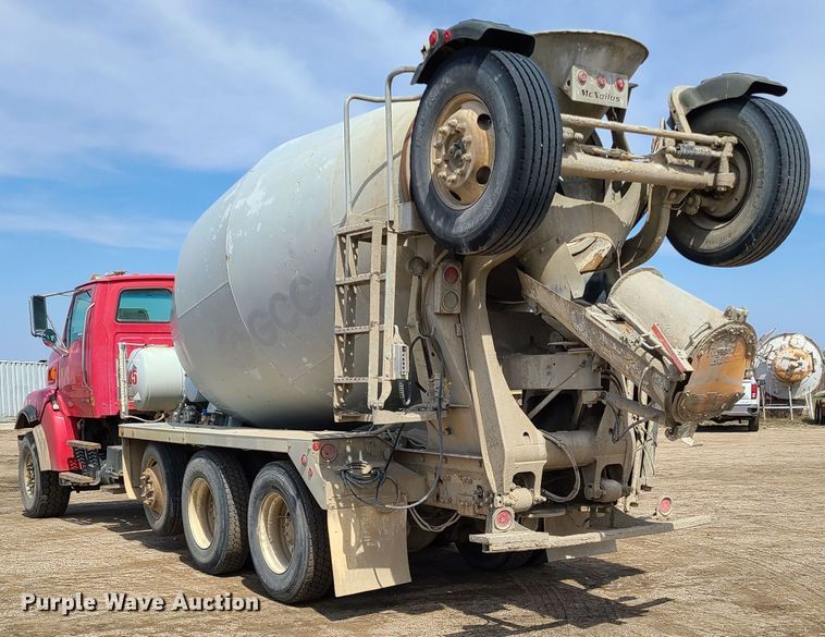 image for item HE9667 2007 Sterling LT9511  ready mix truck