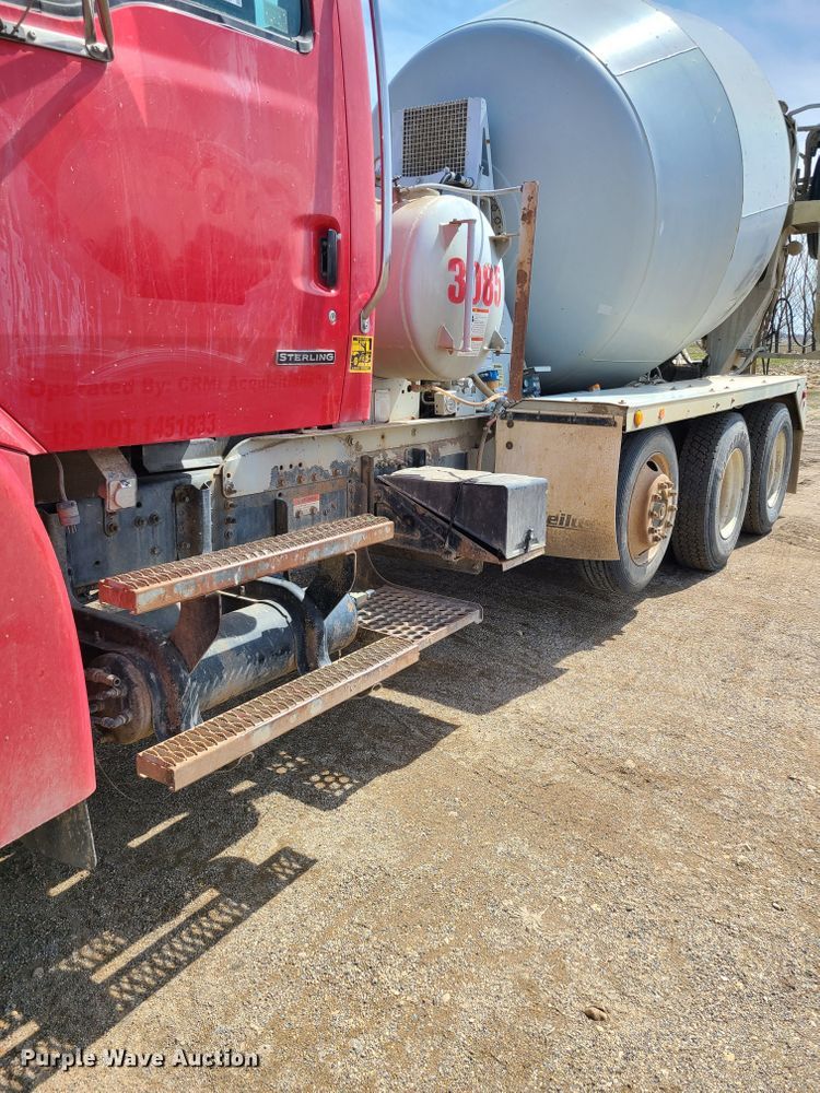 image for item HE9667 2007 Sterling LT9511  ready mix truck