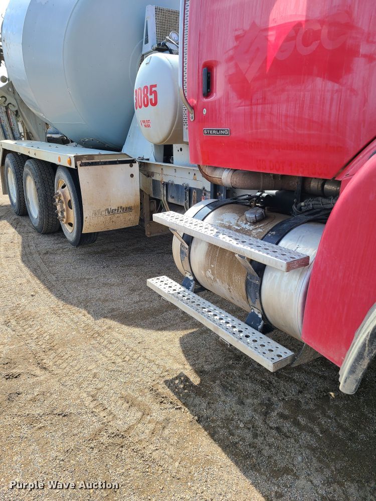 image for item HE9667 2007 Sterling LT9511  ready mix truck