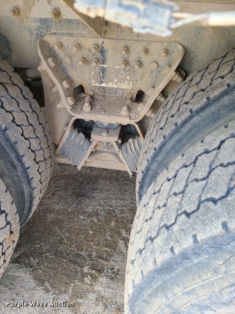 image for item HE9667 2007 Sterling LT9511  ready mix truck