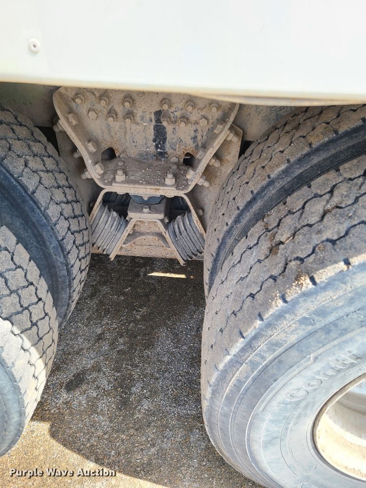 image for item HE9667 2007 Sterling LT9511  ready mix truck