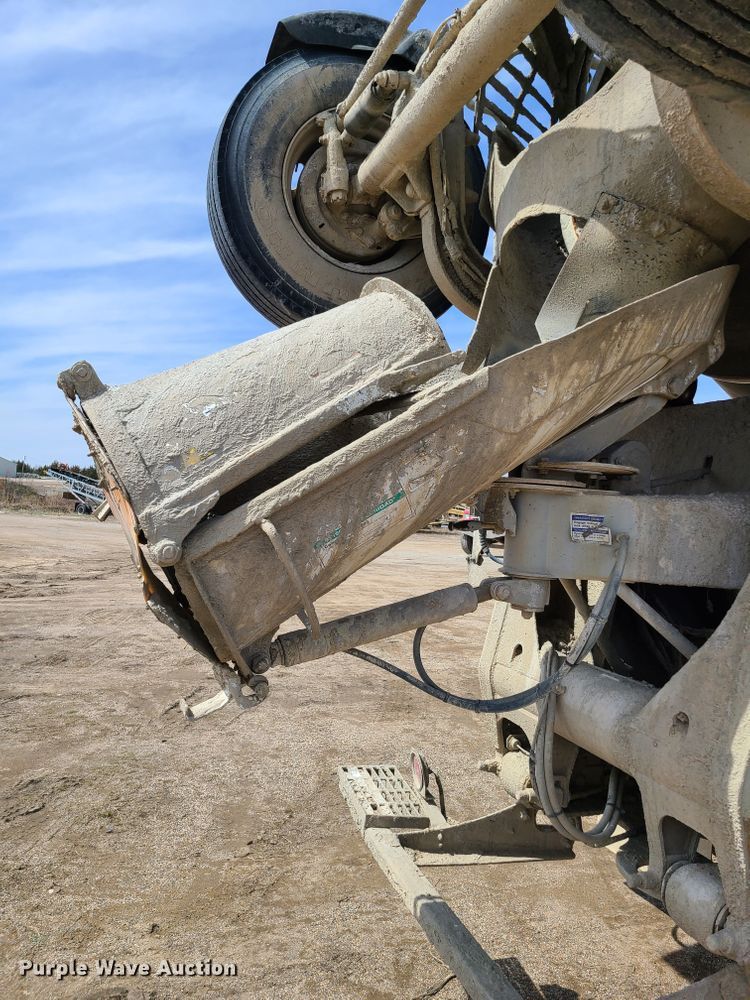 image for item HE9667 2007 Sterling LT9511  ready mix truck