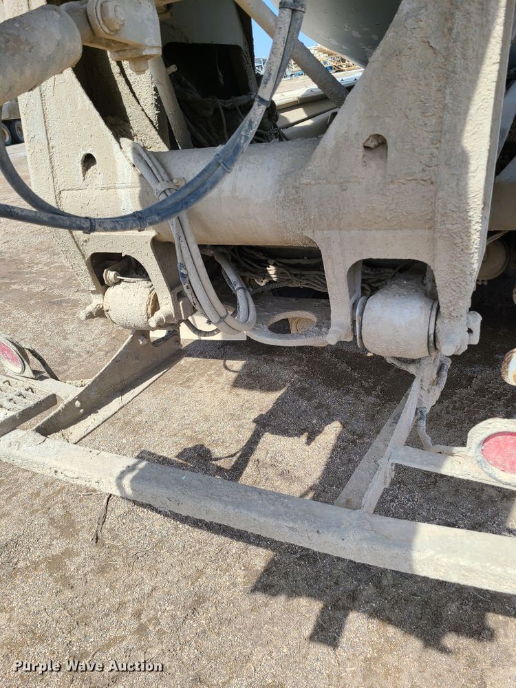 image for item HE9667 2007 Sterling LT9511  ready mix truck