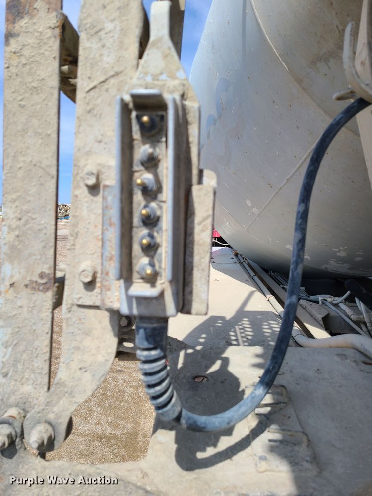 image for item HE9667 2007 Sterling LT9511  ready mix truck