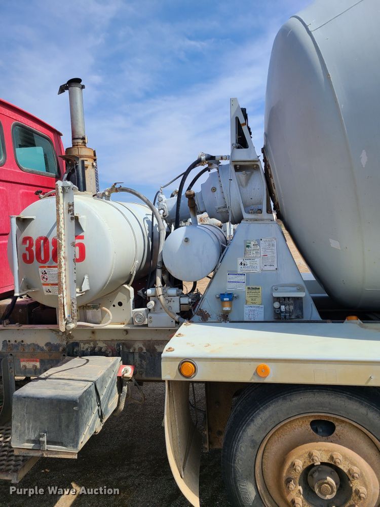 image for item HE9667 2007 Sterling LT9511  ready mix truck