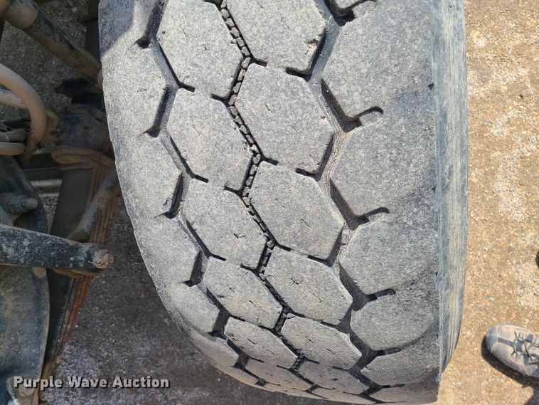 image for item HE9667 2007 Sterling LT9511  ready mix truck