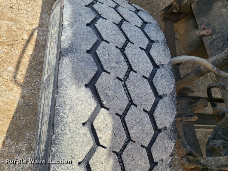 image for item HE9667 2007 Sterling LT9511  ready mix truck