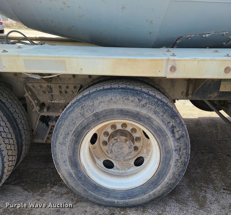 image for item HE9667 2007 Sterling LT9511  ready mix truck