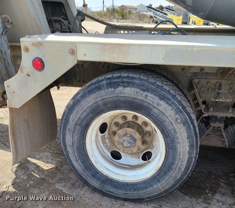 image for item HE9667 2007 Sterling LT9511  ready mix truck