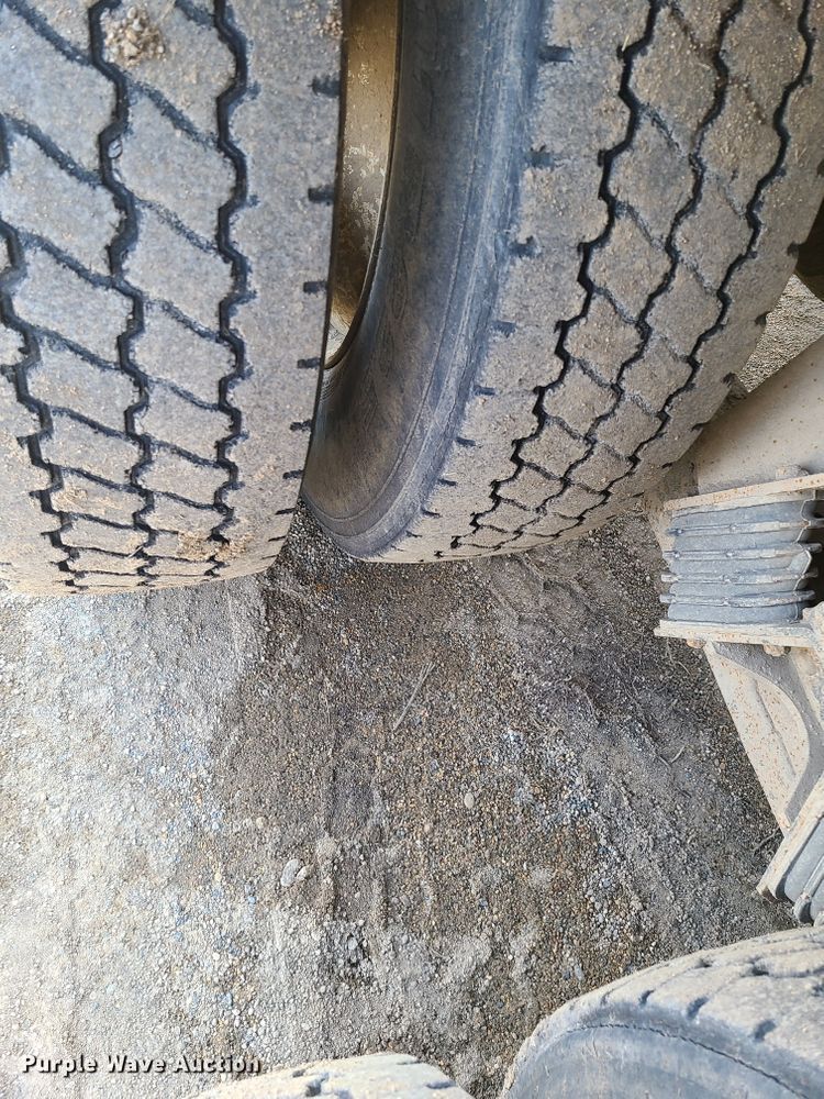 image for item HE9667 2007 Sterling LT9511  ready mix truck