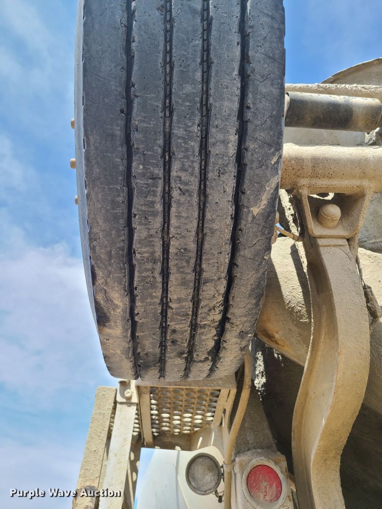 image for item HE9667 2007 Sterling LT9511  ready mix truck