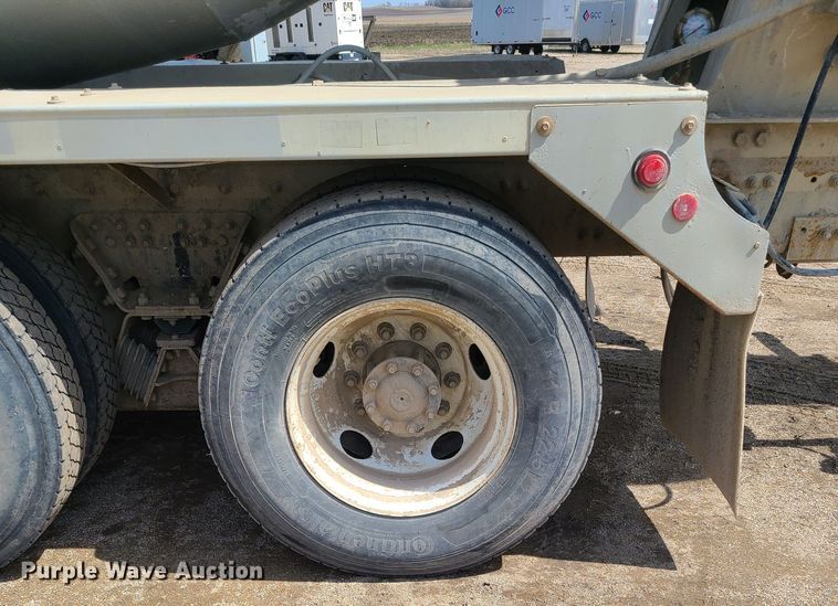 image for item HE9667 2007 Sterling LT9511  ready mix truck