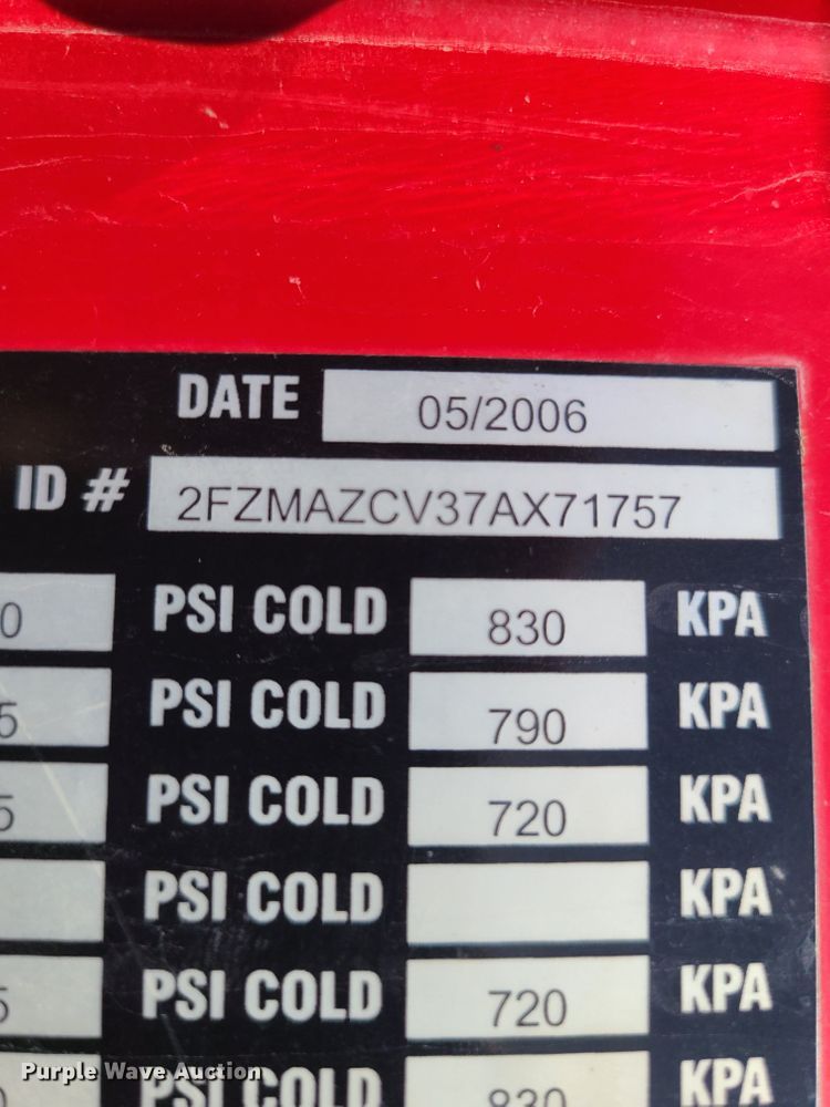 image for item HE9667 2007 Sterling LT9511  ready mix truck