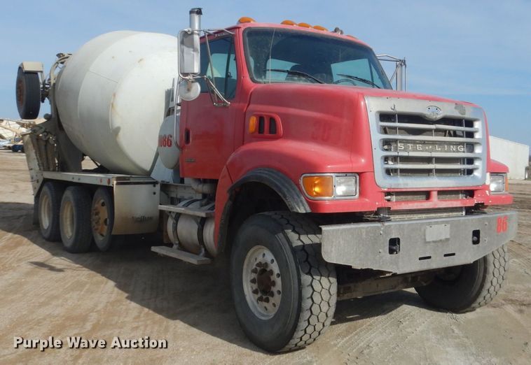 image for item HE9668 2007 Sterling LT9511  ready mix truck