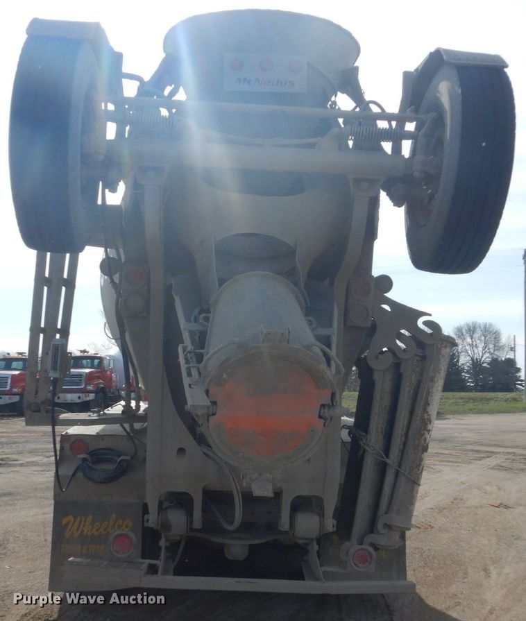 image for item HE9668 2007 Sterling LT9511  ready mix truck