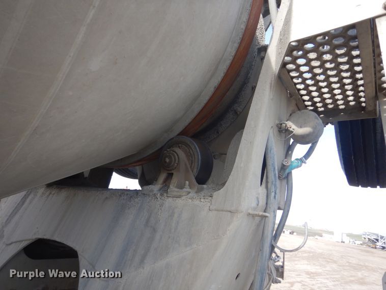 image for item HE9668 2007 Sterling LT9511  ready mix truck