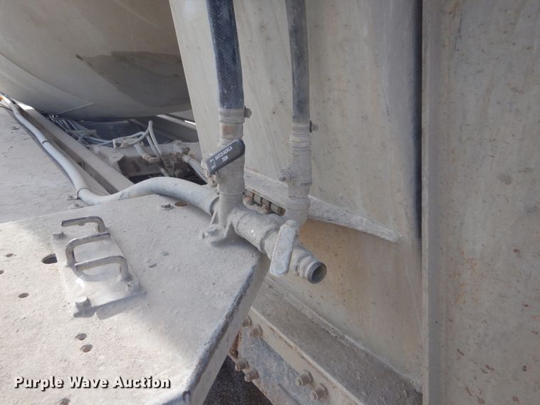 image for item HE9668 2007 Sterling LT9511  ready mix truck