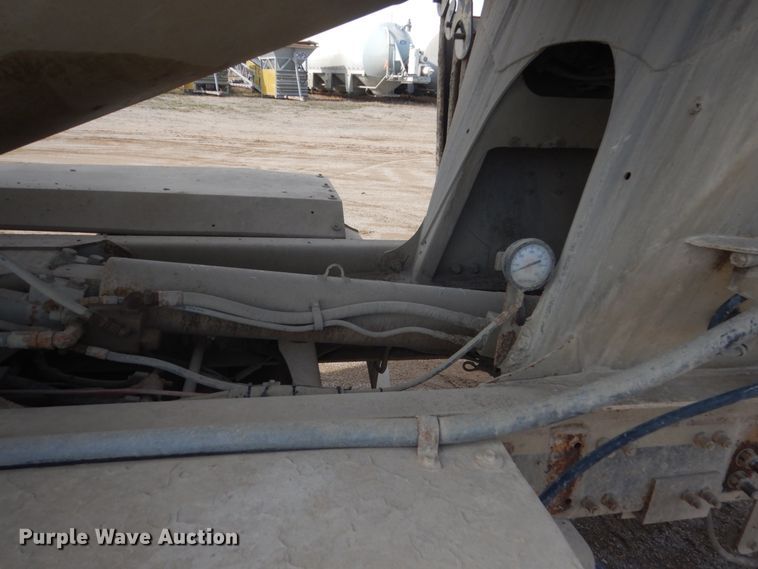 image for item HE9668 2007 Sterling LT9511  ready mix truck