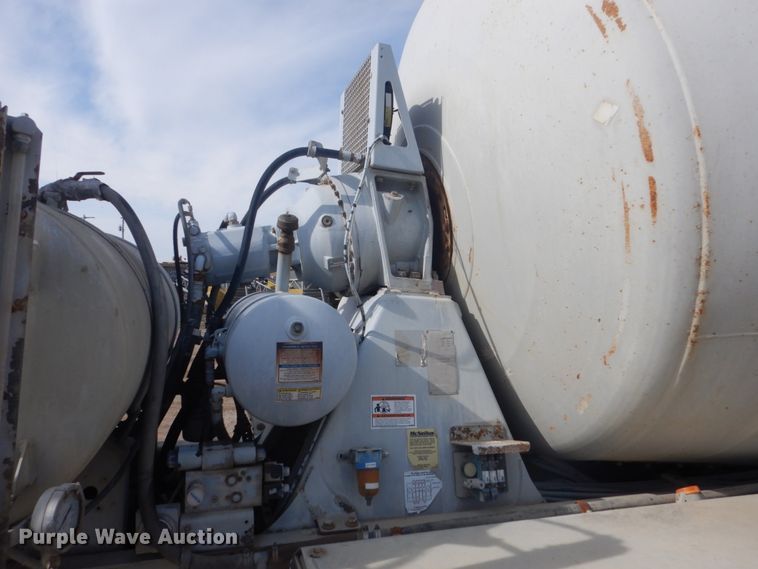 image for item HE9668 2007 Sterling LT9511  ready mix truck