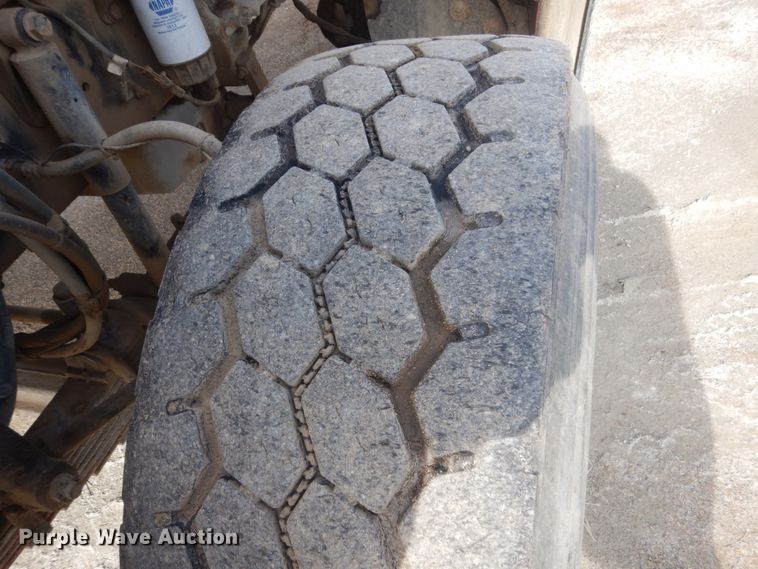 image for item HE9668 2007 Sterling LT9511  ready mix truck