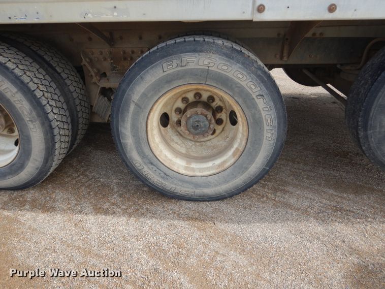 image for item HE9668 2007 Sterling LT9511  ready mix truck