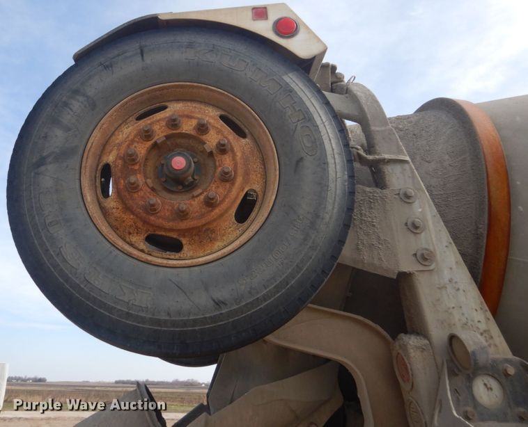 image for item HE9668 2007 Sterling LT9511  ready mix truck