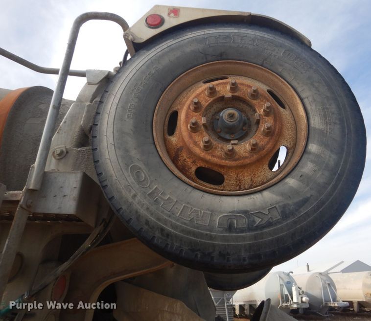 image for item HE9668 2007 Sterling LT9511  ready mix truck