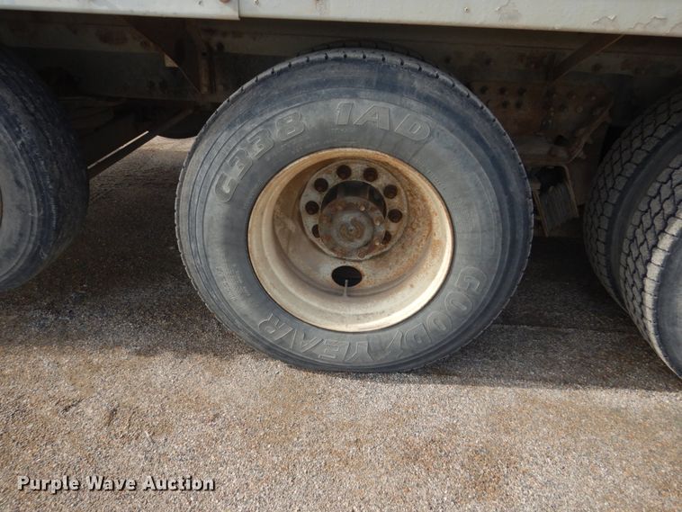 image for item HE9668 2007 Sterling LT9511  ready mix truck