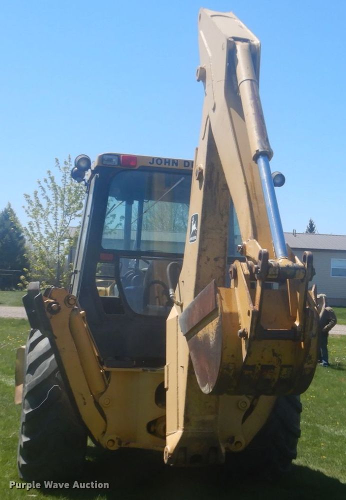 image for item HE9709 1984 John Deere 410B  backhoe