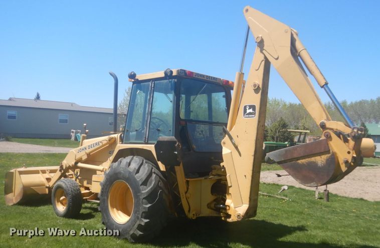 image for item HE9709 1984 John Deere 410B  backhoe