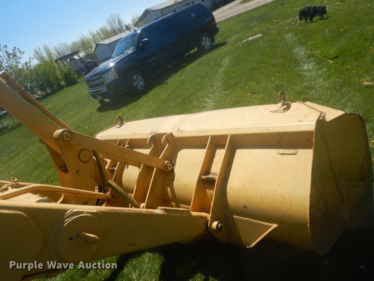 image for item HE9709 1984 John Deere 410B  backhoe