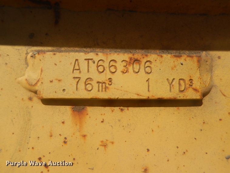 image for item HE9709 1984 John Deere 410B  backhoe