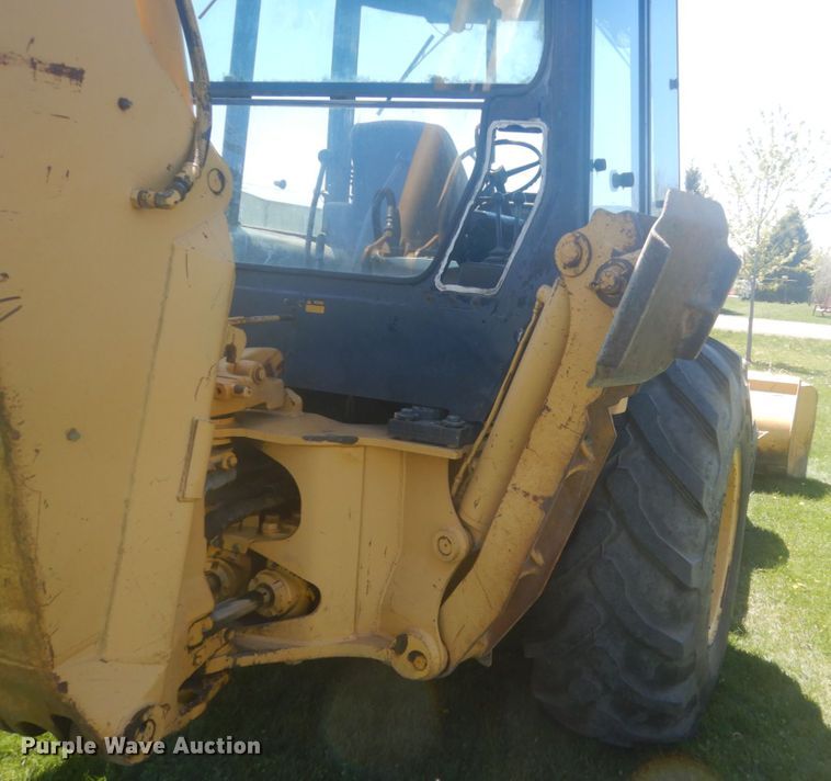 image for item HE9709 1984 John Deere 410B  backhoe