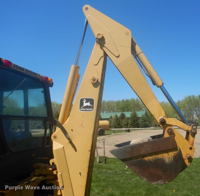 image for item HE9709 1984 John Deere 410B  backhoe