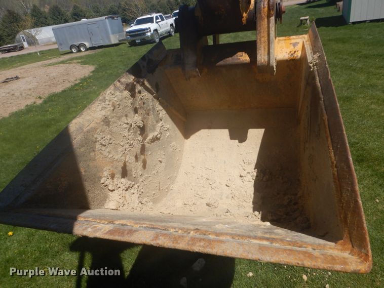 image for item HE9709 1984 John Deere 410B  backhoe