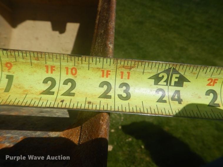 image for item HE9709 1984 John Deere 410B  backhoe