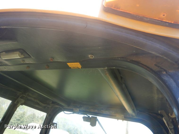 image for item HE9709 1984 John Deere 410B  backhoe