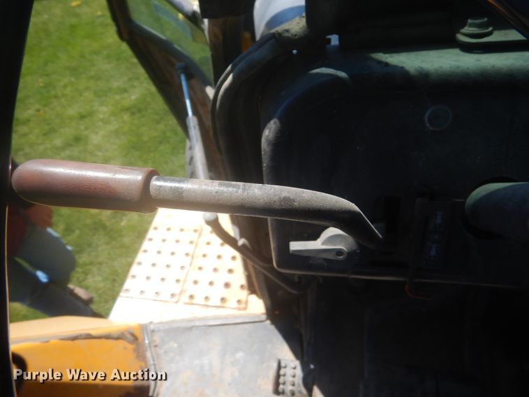 image for item HE9709 1984 John Deere 410B  backhoe